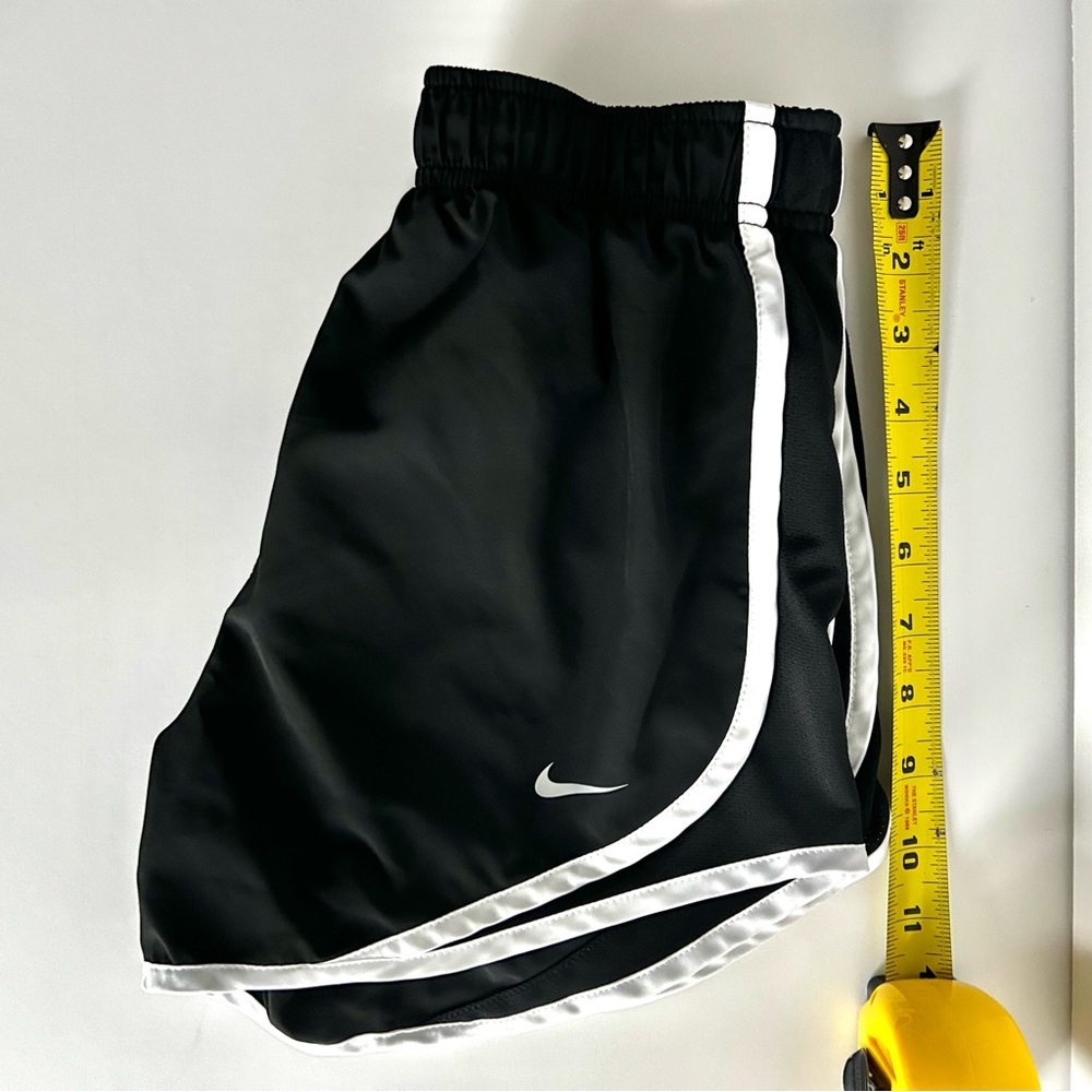 🌸NWOT Nike Women’s Running Shorts. Black With White Piping. Size: XS - Picture 6 of 7